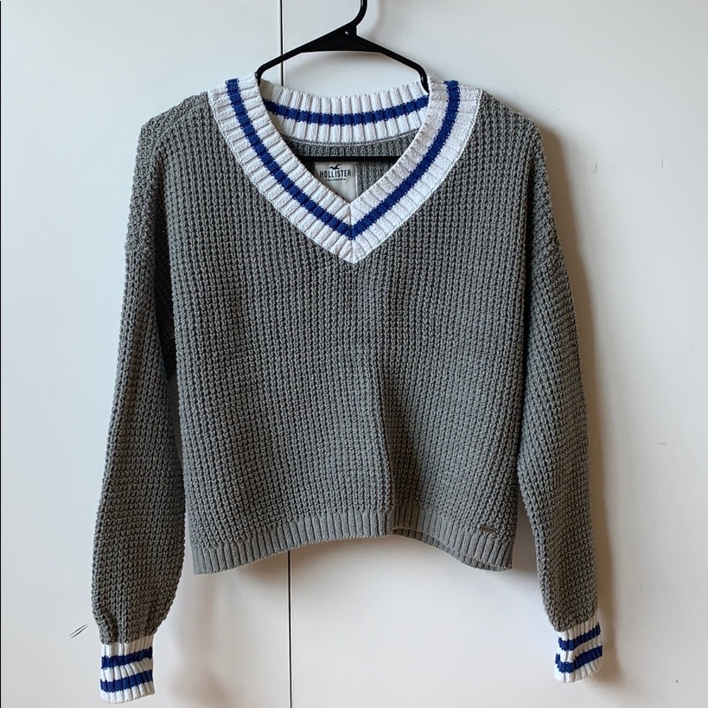 Hollister V-Neck grey sweater